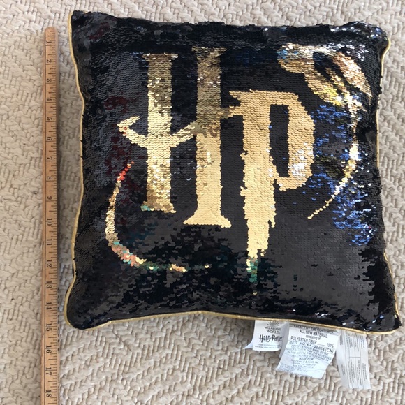 Harry Potter Bundle!!! Pillow & 2 Tops! - Picture 2 of 10